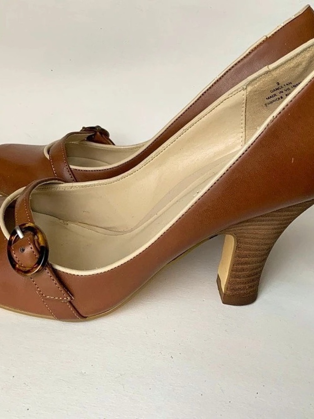 Expression Cognac Buckle Pumps US 9 - Picture 2 of 10
